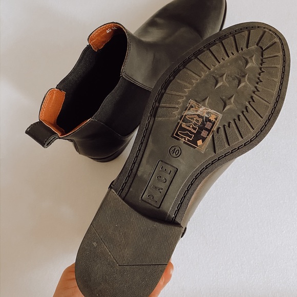 Leather ankle boots - Picture 4 of 4